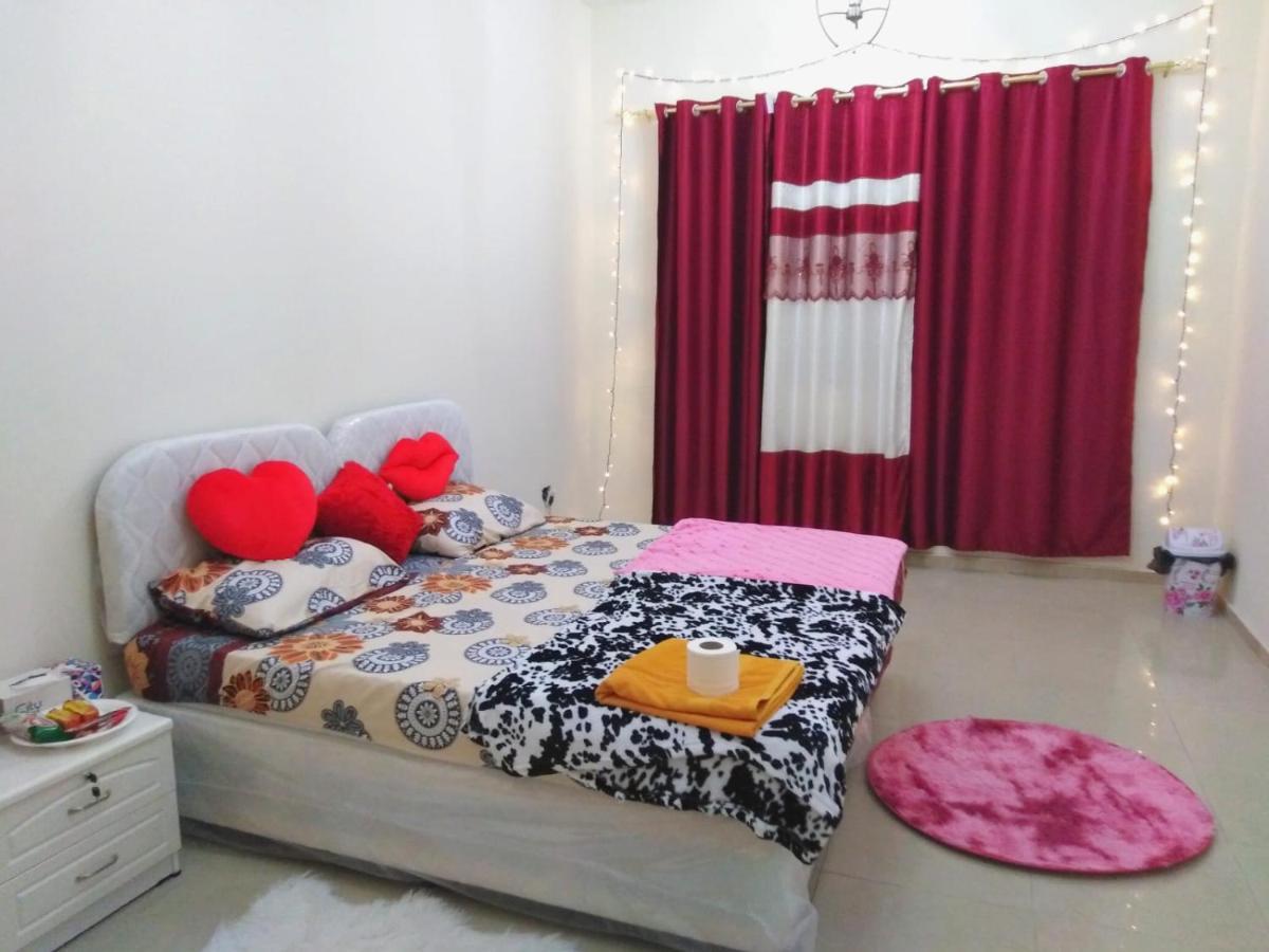 Bright Sunshine Holiday Home Shared Apartments Ντουμπάι Εξωτερικό φωτογραφία