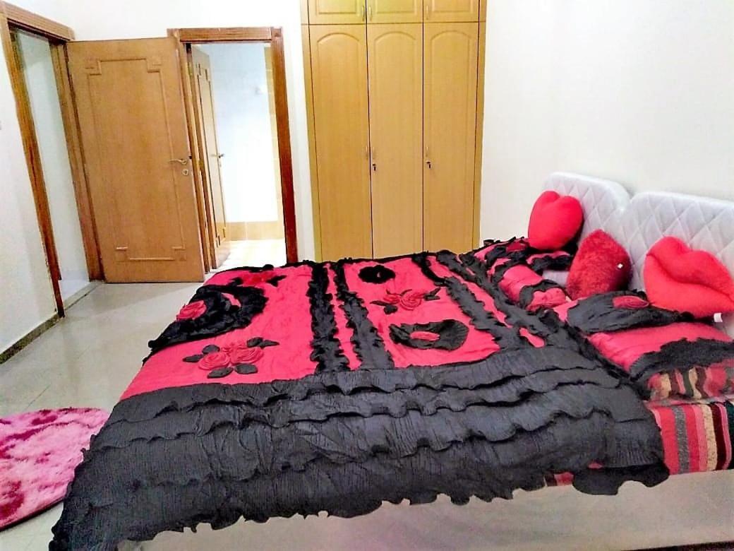 Bright Sunshine Holiday Home Shared Apartments Ντουμπάι Εξωτερικό φωτογραφία